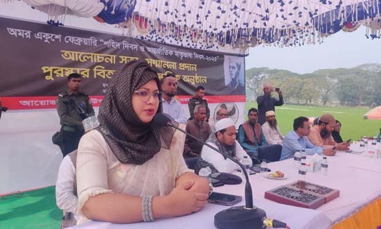 ভাষা শহীদ আব্দুল জব্বারের বাড়িতে মানুষের ঢল, জব্বার মঞ্চে আলোচনাসভা