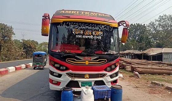 চলন্ত বাসে ডাকাতি ও শ্লীলতাহানির ঘটনায় গ্রেফতার ৩