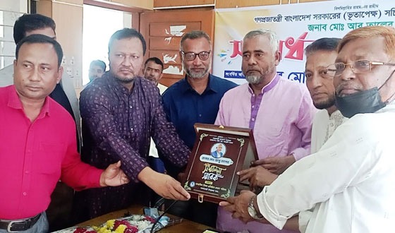 সচিব আবু তালেবকে সংবর্ধনা