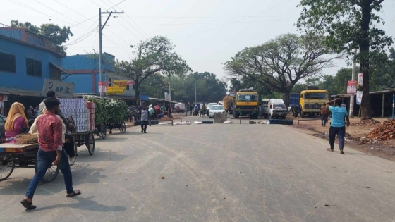 টিসিবির কার্ড নিয়ে বিএনপির দুই গ্রুপের মধ্যে সংঘর্ষ, মহাসড়ক অবরোধ