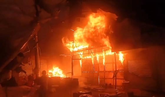 পিরোজপুরে দুটি অগ্নিকাণ্ডে ৪০ দোকান ভস্মীভূত