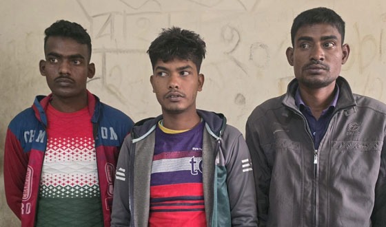 চাঁপাইনবাবগঞ্জে আন্তঃজেলা ডাকাতদলের তিন সদস্য গ্রেপ্তার