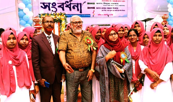 নাচোলে বিদ্যালয়ে বিদায়-বরণ অনুষ্ঠিত