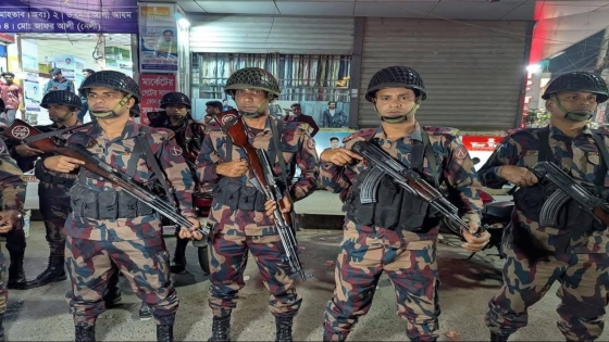 রাজশাহীতে রাতে যৌথ বাহিনী অভিযান ও তল্লাশি