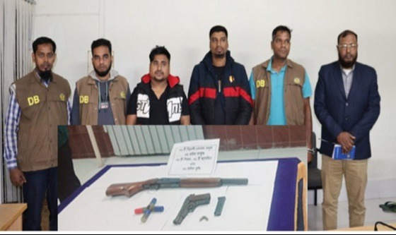 খুলনায় অস্ত্রসহ দুই শীর্ষসন্ত্রাসী গ্রেফতার