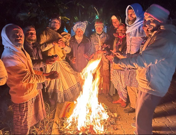 সন্ধ্যা নদী ভাঙন কবলিত পরিবারগুলো চরম দুর্ভোগে