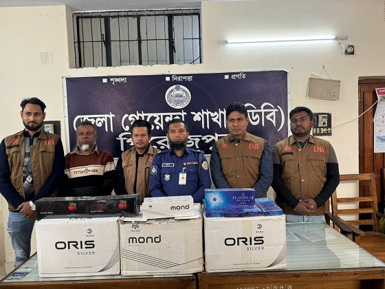 নাজিরপুরে আ'লীগ নেতা গ্রেফতার