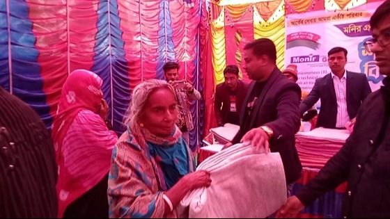 কালিয়ায় শীতার্তদের মাঝে কম্বল বিতরণ