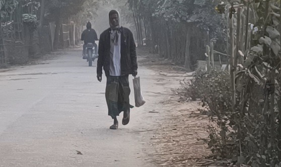 রাজারহাটে শীতের দাপটে জনজীবন কাহিল