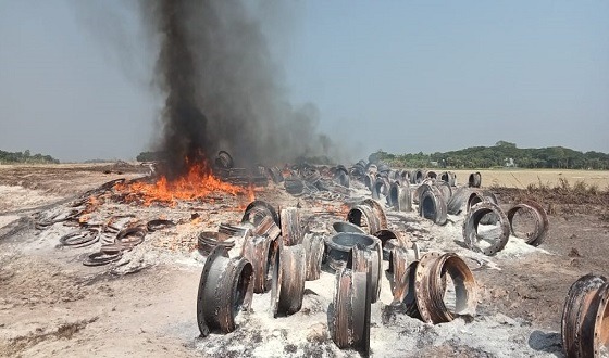 রহস্যজনক আগুনে পুড়ল আড়াই কোটি টাকার পাইপ