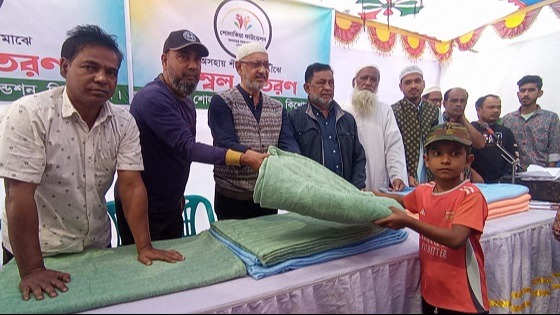 কিশোরগঞ্জে অসহায়দের পাশে শোলাকিয়া ফাউন্ডেশন