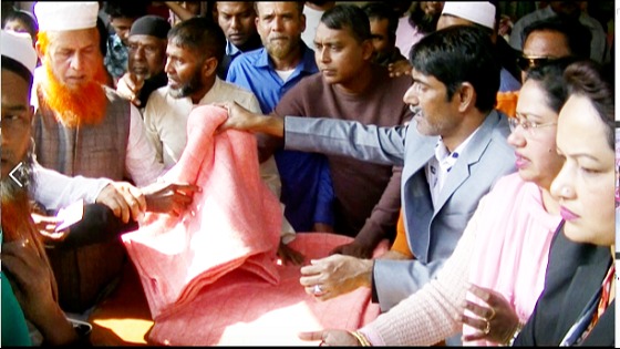 টাঙ্গাইলে মগড়া ইউনিয়নে শীতবস্ত্র বিতরণ