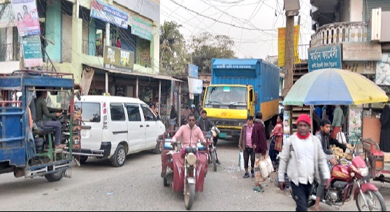 মহাদেবপুরে সড়ক প্রশস্তকরণের টাকা আটকে আছে মন্ত্রণালয়ে