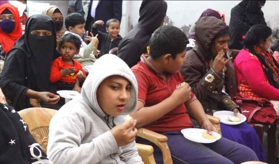 বুদ্ধি প্রতিবন্ধী শিশুদের নিয়ে পিঠা উৎসব