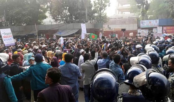 প্রাথমিক শিক্ষকদের দশম গ্রেড দাবি, পদযাত্রায় পুলিশের বাধা