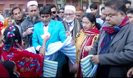 টাঙ্গাইলে শীতার্ত মানুষের মাঝে শীতবস্ত্র বিতরণ