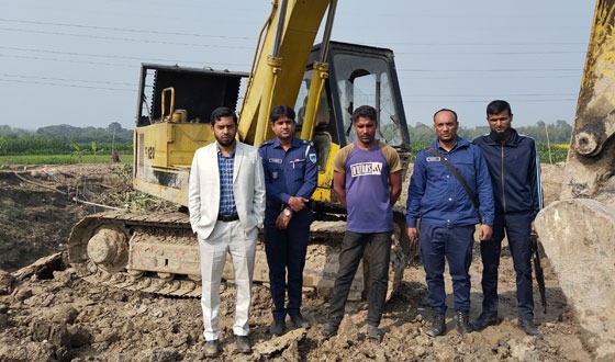 দৌলতপুরে ফসলি জমিতে মাটি কাটার দায়ে জরিমানা আদায়