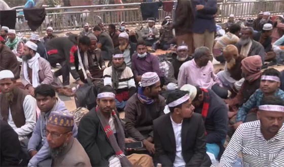 দাবি আদায়ে ইবতেদায়ি শিক্ষকদের অবস্থান কর্মসূচি চলছে