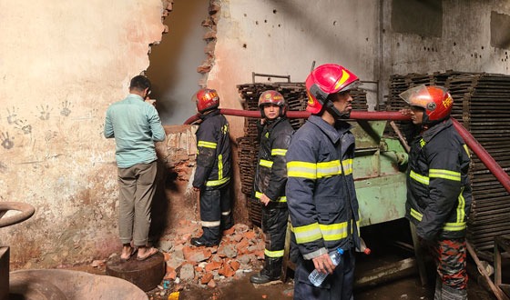 ভরসা গ্রুপের ফ্যাক্টরিতে অগ্নিকাণ্ড