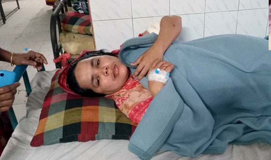 মুলাদীতে গৃহবধুকে হত্যাচেষ্টা