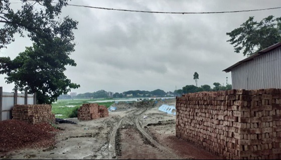 গজারিয়ায় খাল দখলের নামে ব্যবসায়ীকে হয়রানীর অভিযোগ