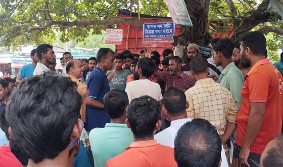 নিখোঁজ অটোরিকসা চালকের লাশ উদ্ধার, প্রতিবাদে সড়ক অবরোধ