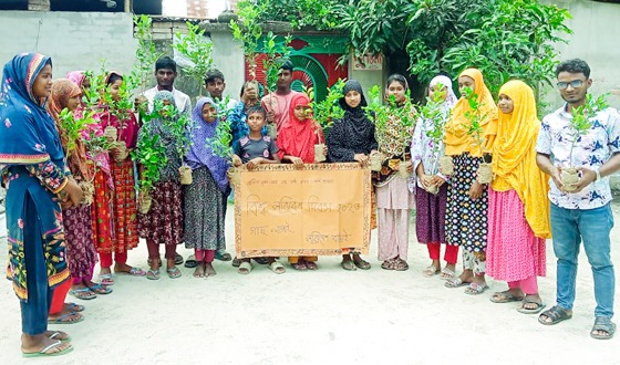 বীরগঞ্জে বৃক্ষরোপণ কর্মসূচী পালিত