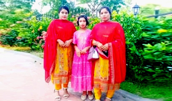 পাকুন্দিয়ায় নৌকাডুবিতে ২ বোনের মরদেহ উদ্ধার