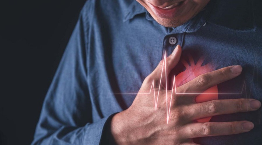 হার্ট অ্যাটাকের লক্ষণ: আপনি কি ঝুঁকিতে আছেন?
