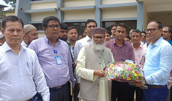 যারা ফাইল আটকিয়ে ঘুষ খায় তারা আখেরে লাঞ্জিত হয়: ড. খালিদ হোসেন