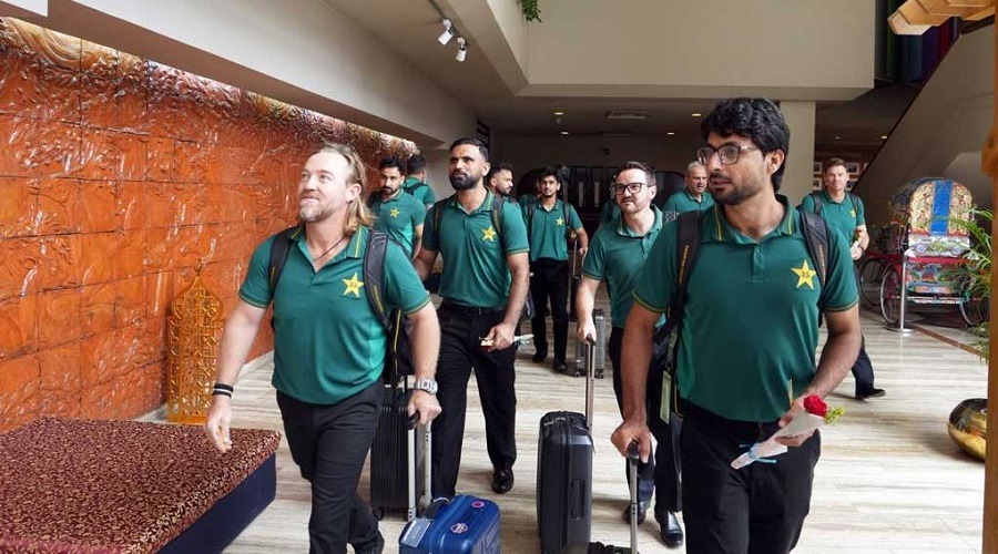 ঢাকায় পৌঁছালো পাকিস্তান দল