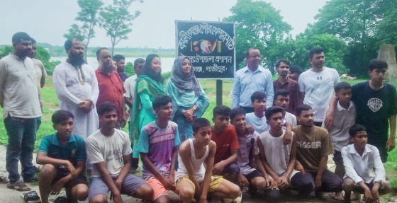 কালীগঞ্জে খেলার মাঠ উদ্বোধন করায় আনন্দে ভাসছে গ্রামের যুব সমাজ