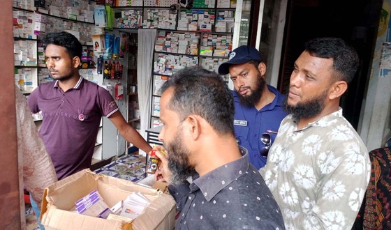 চিরিরবন্দরে জাতীয় ভোক্তা অধিকারের ৪ ব্যবসায়ীকে জরিমানা