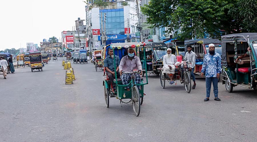 কারফিউর মধ্যেও গোপালগঞ্জে স্বাভাবিক যান চলাচল