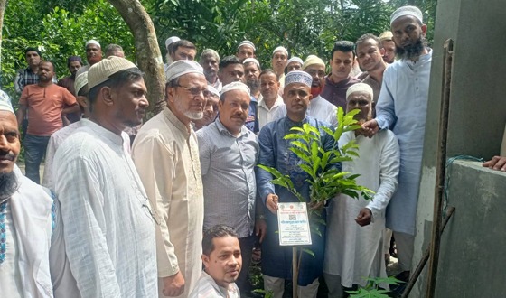 ছাত্র আন্দোলনে শহীদ আব্দুল্লাহ আল আবিরের বাড়িতে জেলা প্রশাসক