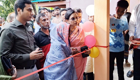 জুলাই বিপ্লবে শহীদ জাকিরের মা’কে দেয়া ঘর শুভ উদ্বোধন