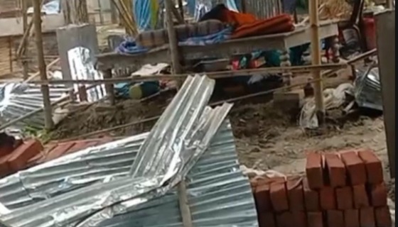 ক্ষেতলালে বসত বাড়িতে হামলা ও ভাঙচুরের প্রতিবাদে সংবাদ সম্মেলন