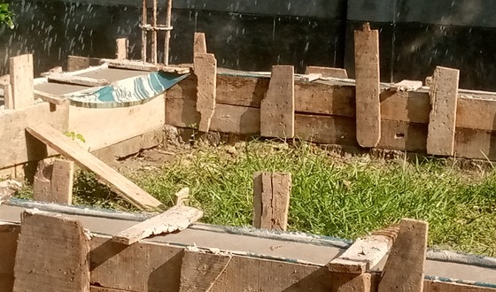 দিঘলিয়ায় নালিশী জমিতে অবস্থিত ঘর ভাঙ্গা ও গৃহাদি নির্মাণের অভিযোগ