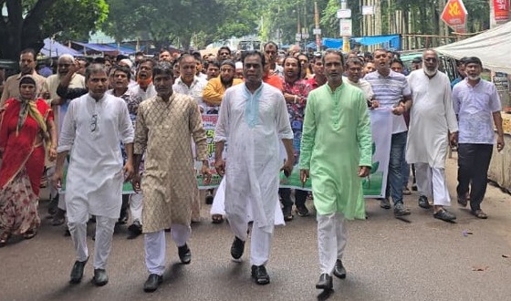 টাঙ্গাইলে শহীদদের স্মরণে কৃষকদলের বৃক্ষ রোপন