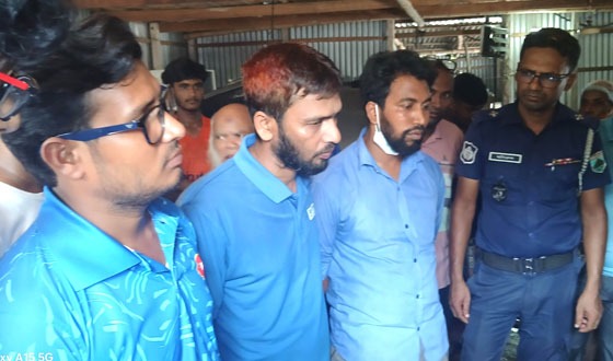 চাটমোহরে ভোজাল দুধ জব্দ, প্রাণের তিন কর্মকর্তার কারাদন্ড