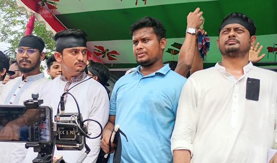 বেতন-ভাতা ফেরত দিয়ে স্বাস্থ্য উপদেষ্টাকে পদত্যাগ করতে হবে: হাসনাত