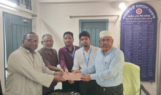 মুন্সীগঞ্জে সততা ষ্টোর স্থাপনে আর্থিক সহায়তা প্রদান