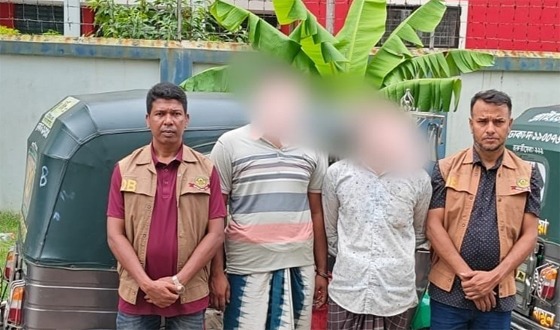 চট্টগ্রামে চোরাই সিএনজি চক্রের ২ সদস্য গ্রেফতার