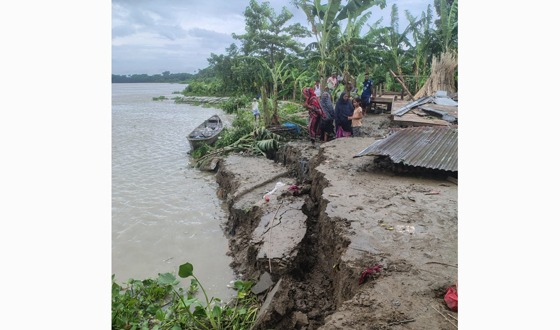 আকস্মিক নদী ভাঙনে বাবুগঞ্জে  ৪ বসতঘর বিলীন