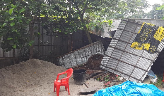 সৈয়দপুরে যাতায়াতের রাস্তা কেটে চলাচল বন্ধ করলেন প্রতিবেশী