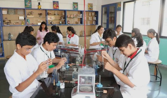 তানোরে শিক্ষা প্রতিষ্ঠানে নেই বিজ্ঞানাগার ব্যবহারিক শিক্ষা