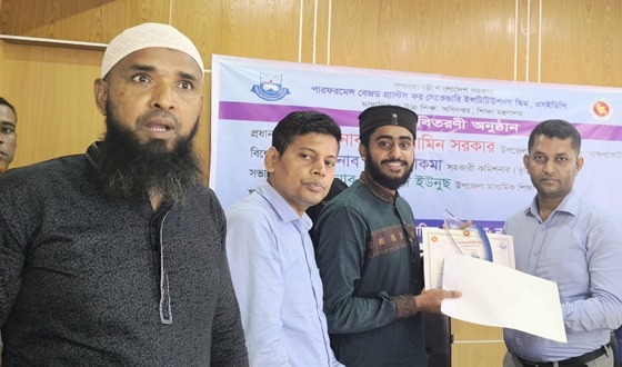 নাঙ্গলকোটে কৃতি শিক্ষার্থী সংবর্ধনা