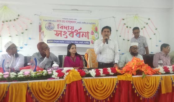 দেবহাটায় মাধ্যমিক শিক্ষা পরিবারের পক্ষ থেকে ইউএনওর বিদায়ী সংবর্ধনা