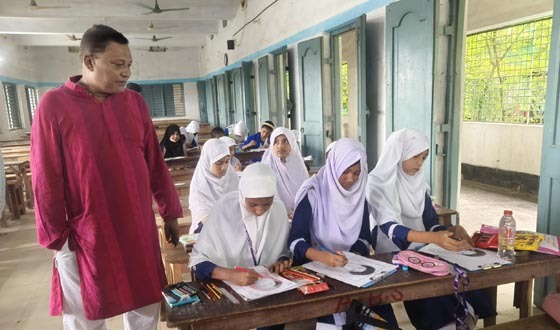 গোমস্তাপুরে বিএনপি'র চিত্রাংকন প্রতিযোগিতা