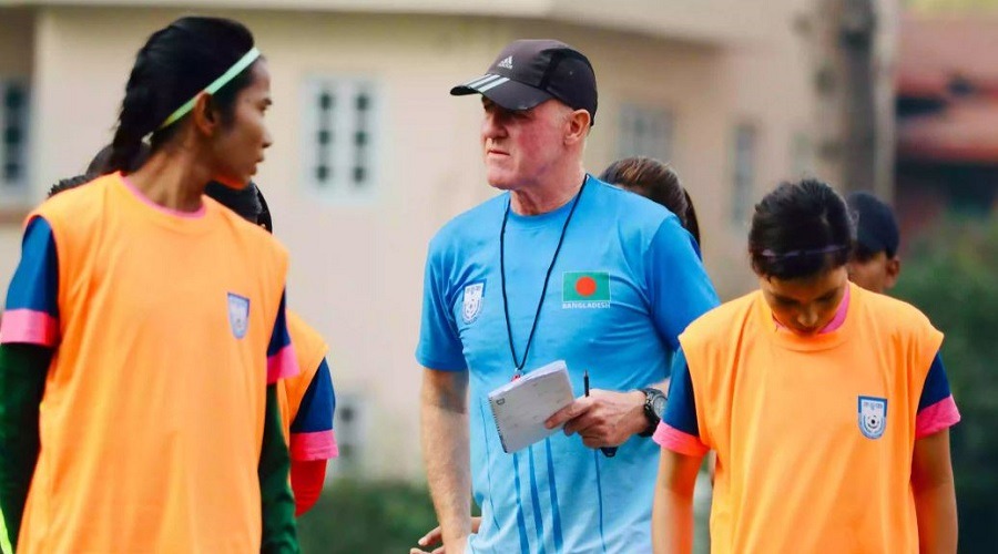 বাটলারের সঙ্গে যুক্ত হচ্ছেন আরও ৩ বিদেশি কোচ